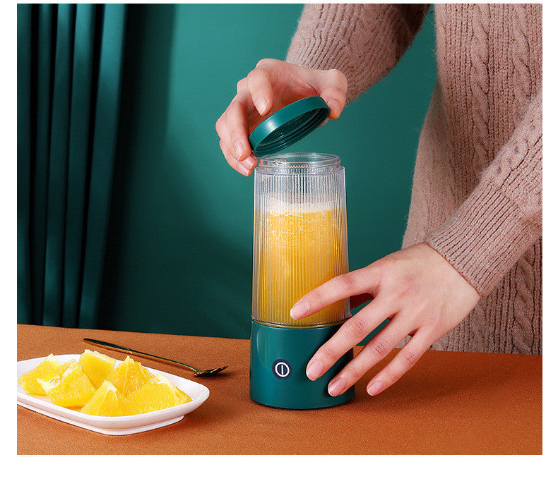 Rechargeable Portable Juicer Cup – Small Fruit Juice Blender for Smoothies and Shakes