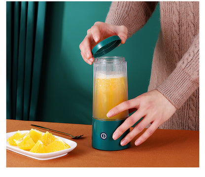 Rechargeable Portable Juicer Cup – Small Fruit Juice Blender for Smoothies and Shakes